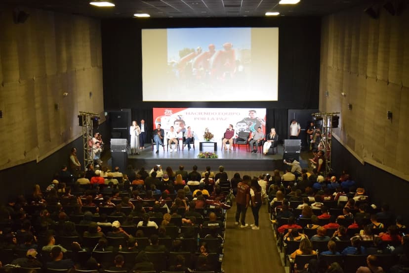 Jóvenes tijuanenses deportistas interactuaron con atletas de alto perfil en Cecut