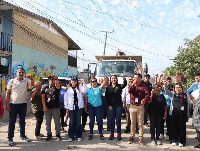 Refuerza Gobierno Municipal acciones de mejoramiento y limpieza de vialidades.