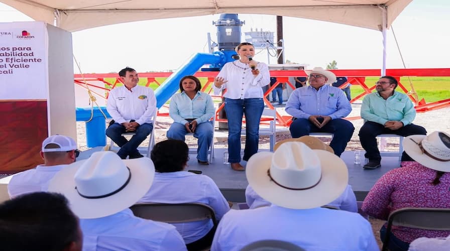 Entrega gobernadora Marina del Pilar apoyos para fortalecer la productividad agrícola.